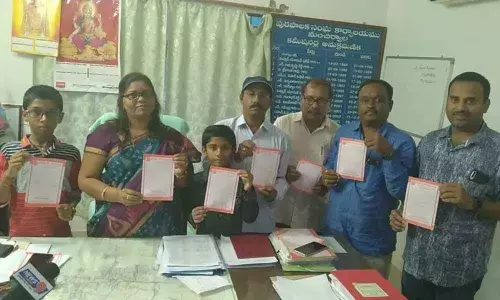 Mancherial: Pamphlets on plastic ban released