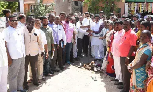 Radium jackets distributed to sanitation workers