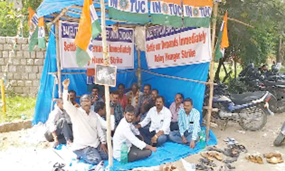 Bakelite Hylam Employees Union relay hunger strike reaches 17th day