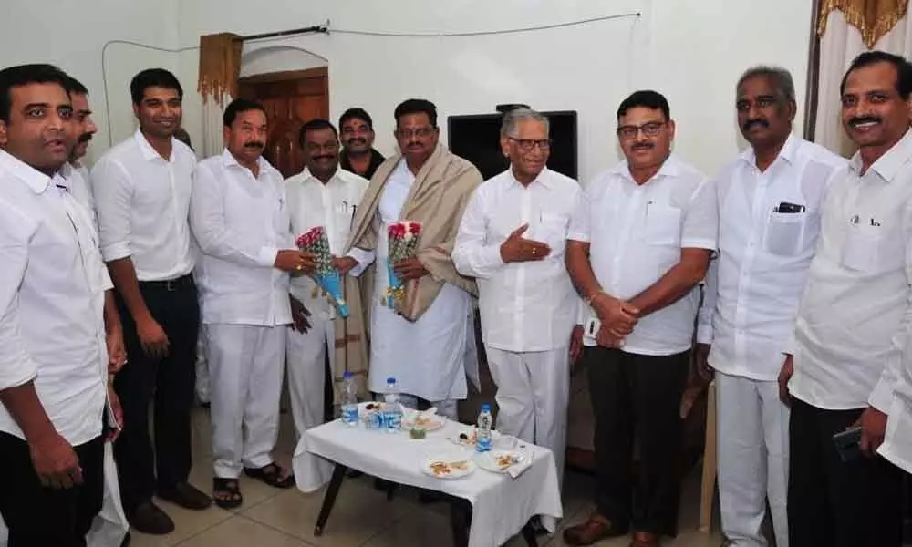 District in-charge Minister felicitated in Guntur