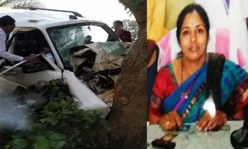 Five died as car crashes into tree in Chhattisgarh