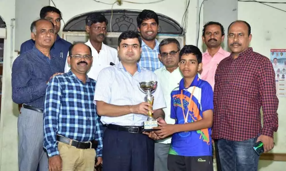 Collector Sarfaraz Ahmed felicitates Shahezan in Karimnagar