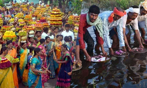 Netakani people celebrate Bathukamma, Diwali together