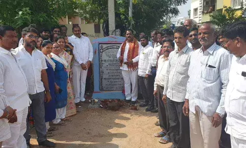 MLA Arekapudi Gandhi, Corporator Ragam Nagender Yadav launch 2.58-cr develop works