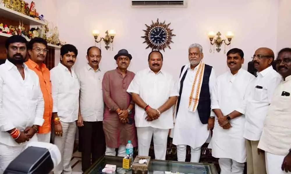 State BJP chief Kanna felicitates Union Minister