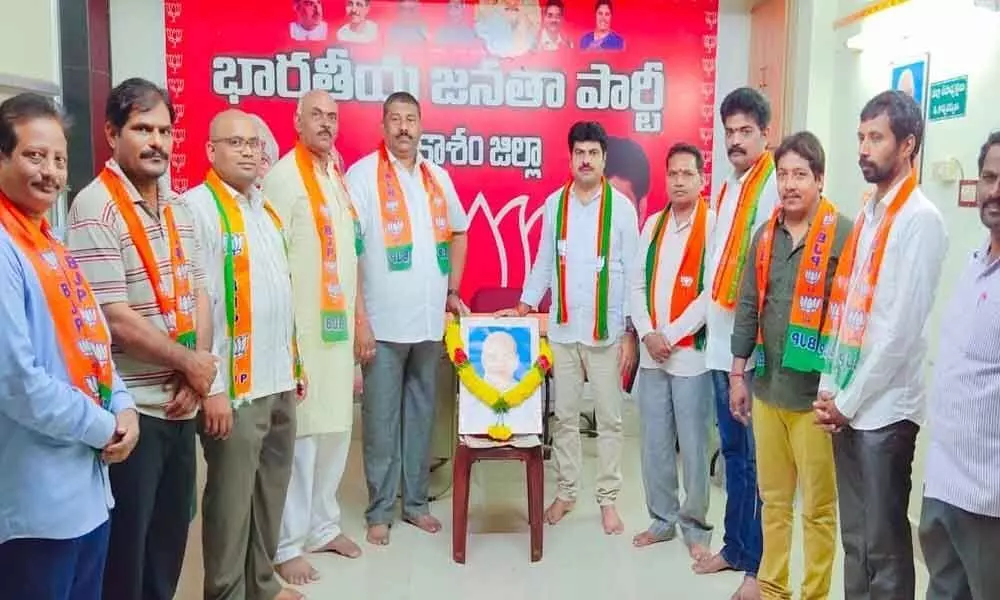 BJP pays rich tributes to Sardar Vallabhbhai Patel in Ongole