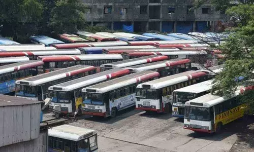 After Sakala Janula Samaraberi, RTC employees to hold one day deeksha at all bus depots