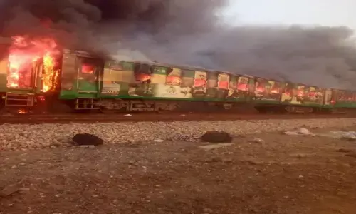 Pakistan train fire: Death toll rises to 73