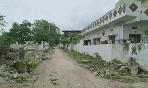 Residents kick up stink over stench from tank