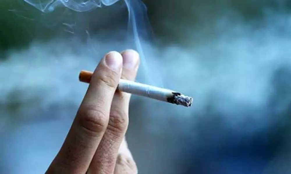 Heavy smoking causes faces to look older: Study