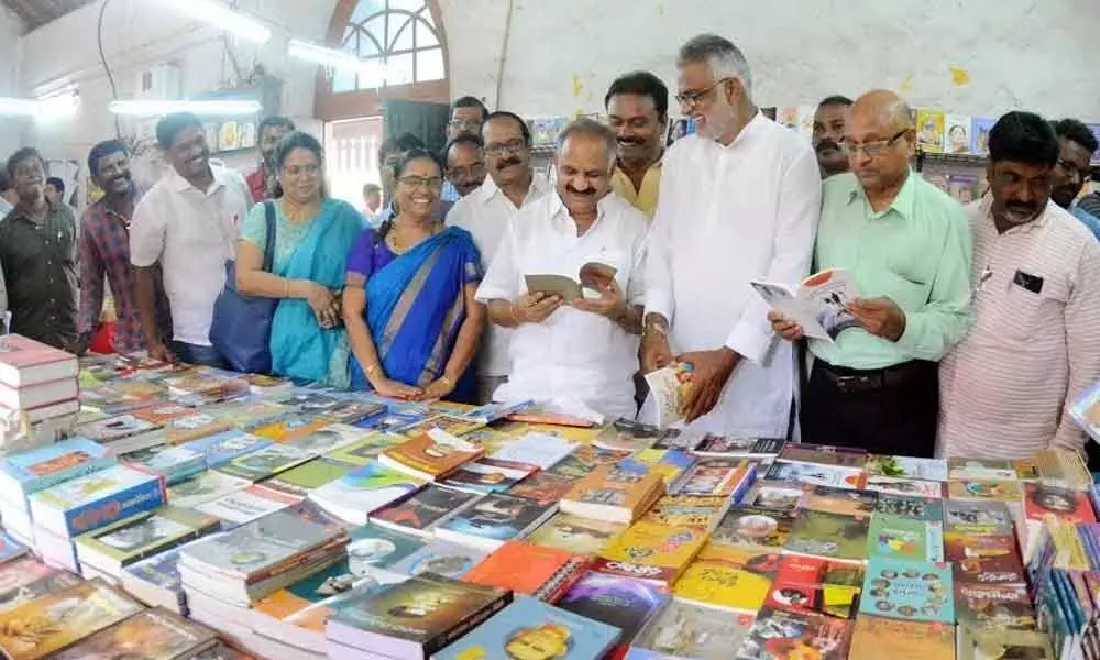 Books offer solace in stress-laden life: Dronamraju Srinviasa Rao