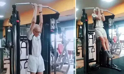 Retired Running Air Marshal PV Iyer does pull ups at the age of 90, video goes viral
