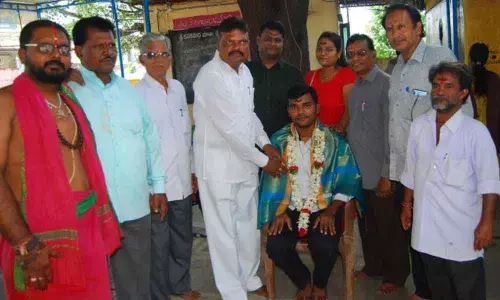 Warangal: Gritty youth excels to grab TSPSC job