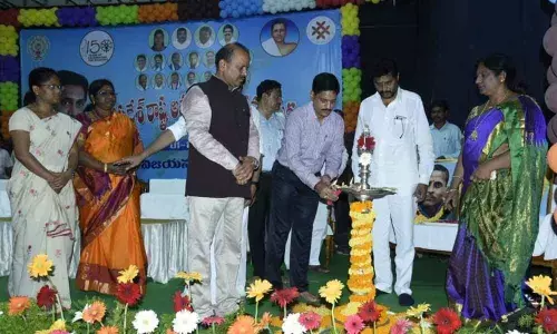 Avail welfare schemes: Collector