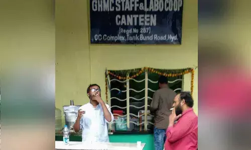 GHMC staff ignores no smoking zone