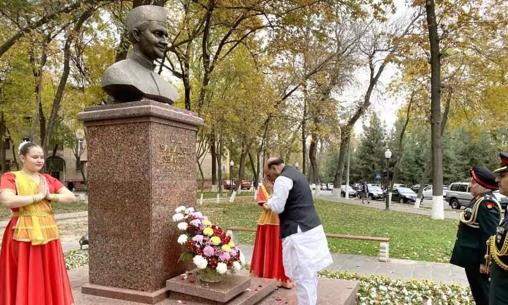 Uzbekistan: Rajnath Singh pays tributes to Lal Bahadur Shastri at Tashkent