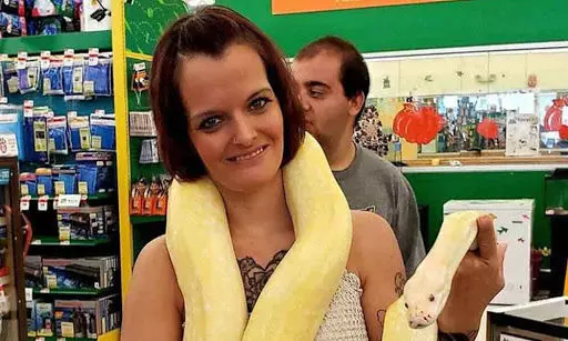 US woman found dead in her home with 140 snakes