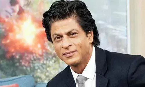 Will SRK really announce a movie?