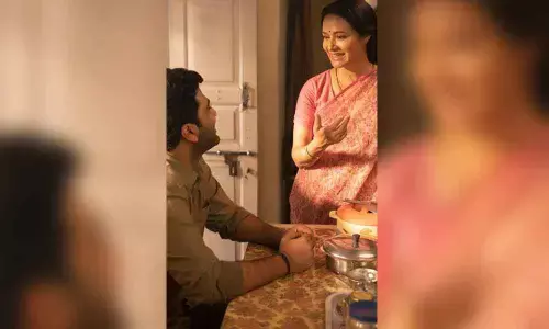 Amala Akkineni as Sharwas mom