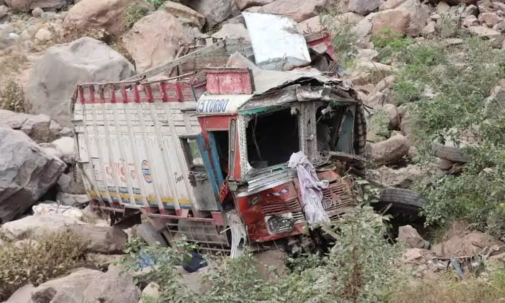 3 killed as vehicle falls into gorge on Jammu-Srinagar National Highway