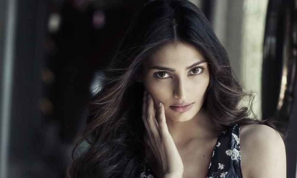 Bundeli Girls X - Athiya Shetty's Bundelkhandi challenge