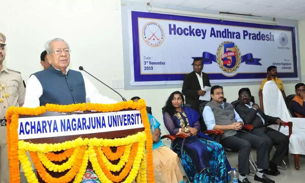 Guv stresses need for measures to promote hockey in State