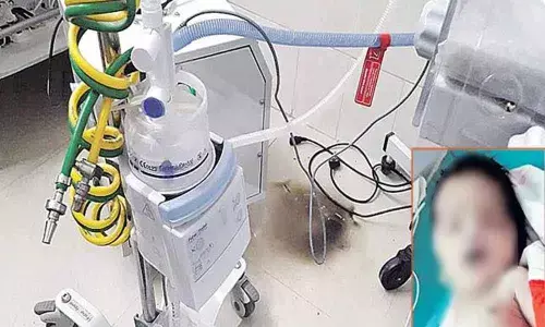 New born dies in hospital fire in Hindupur