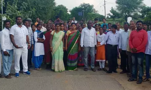 People flocking to ideal village