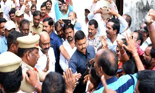 Tension prevails in Atmakur over death of RTC conductor