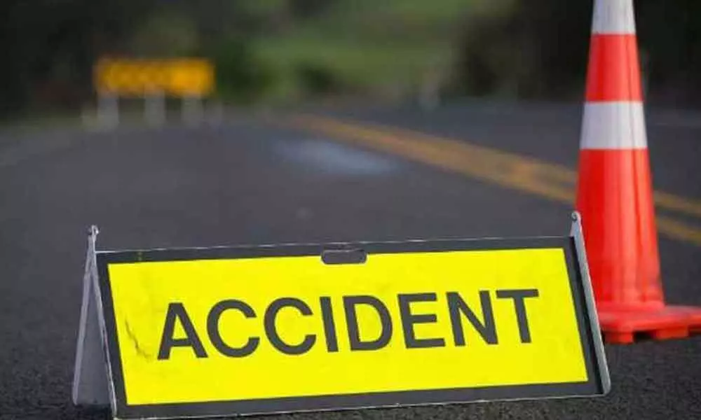 Telangana: 2 killed, 3 hurt after lorry rams into Tata Ace in Suryapet