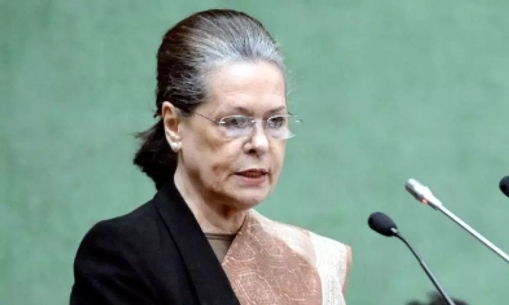 Sonia bans phones in party meetings to stop leakages