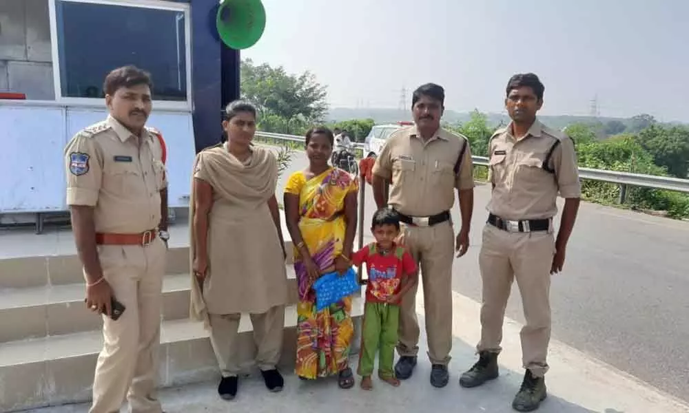 River police team rescues woman from suicide attempt in Mancherial
