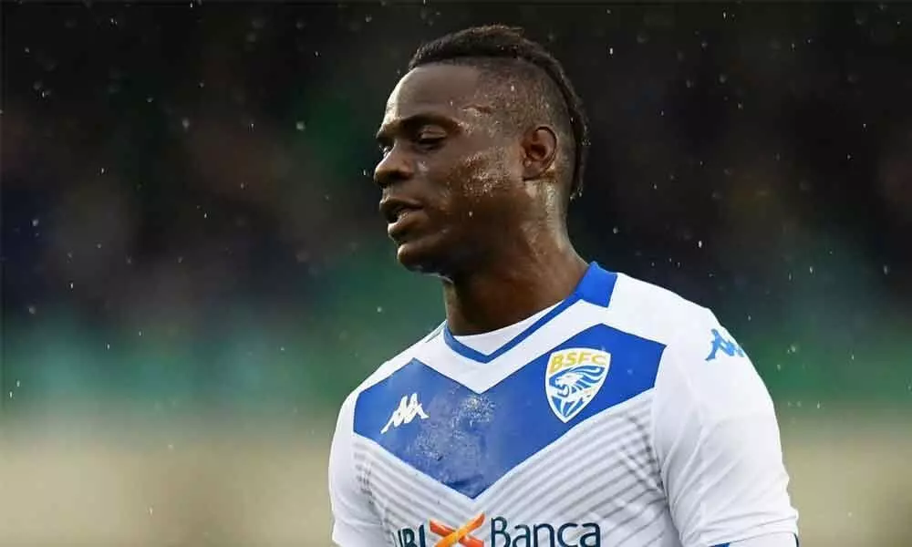 Balotelli thanks supporters after being racially abused at Verona