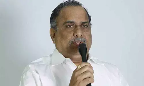 Mudragada Padmanabham writes to Jagan Mohan Reddy over Sand row