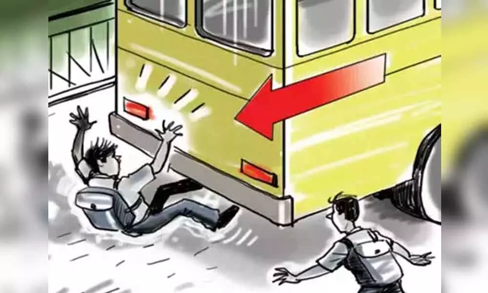 Nalgonda: Five-year-old gets crushed under school bus due to drivers negligence