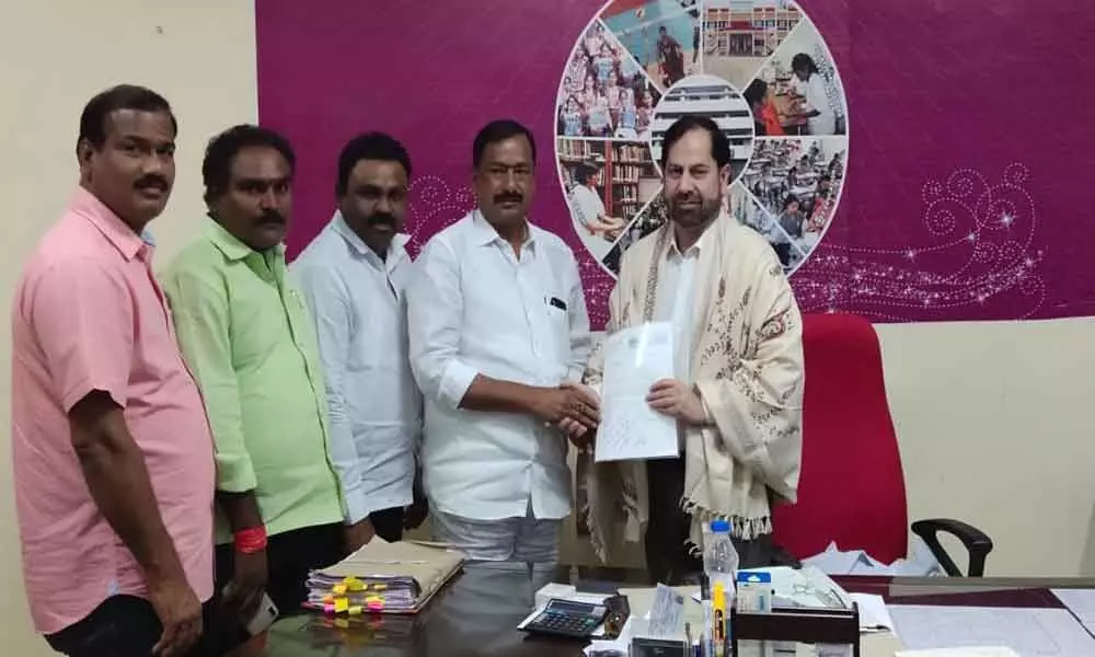 MLA Bethi Subash Reddy submits plea for Inter, degree colleges