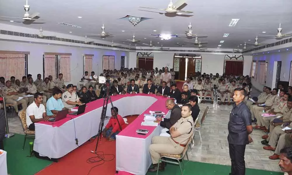 Police hold moot court for JIOs in Ongole
