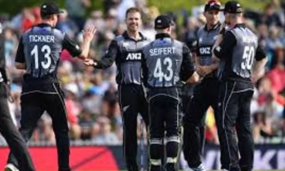 England collapse hands Kiwis 2-1 T20 series lead
