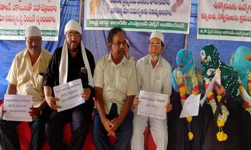 MLC extends support to Urdu Academy staff in Vijayawada