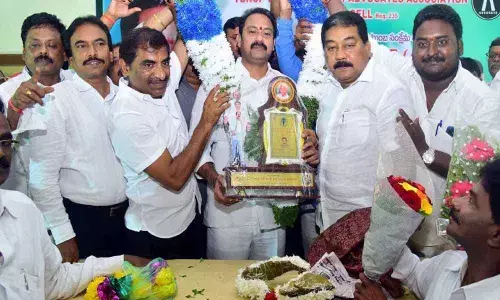 Dy CM promises health cards to lawyers