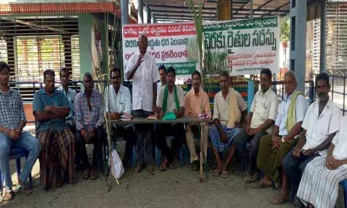 Farmers demand 4,000 support price for sugarcane in Chagallu