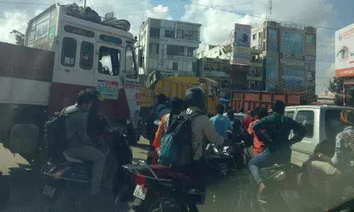 Its chaotic at Kompally Junction
