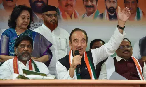 Congress plans to hold big meeting in Delhi next month