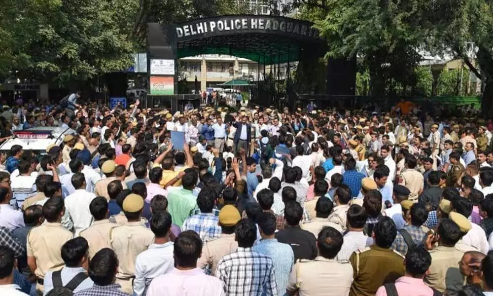 Delhi Protests: Lawyers say cops are protesting only to protects their senior officials