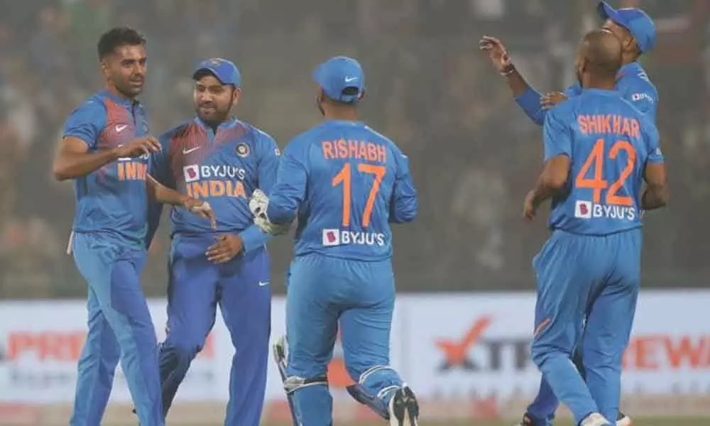 India aim to bounce back in 2nd T20I amid cyclone threat