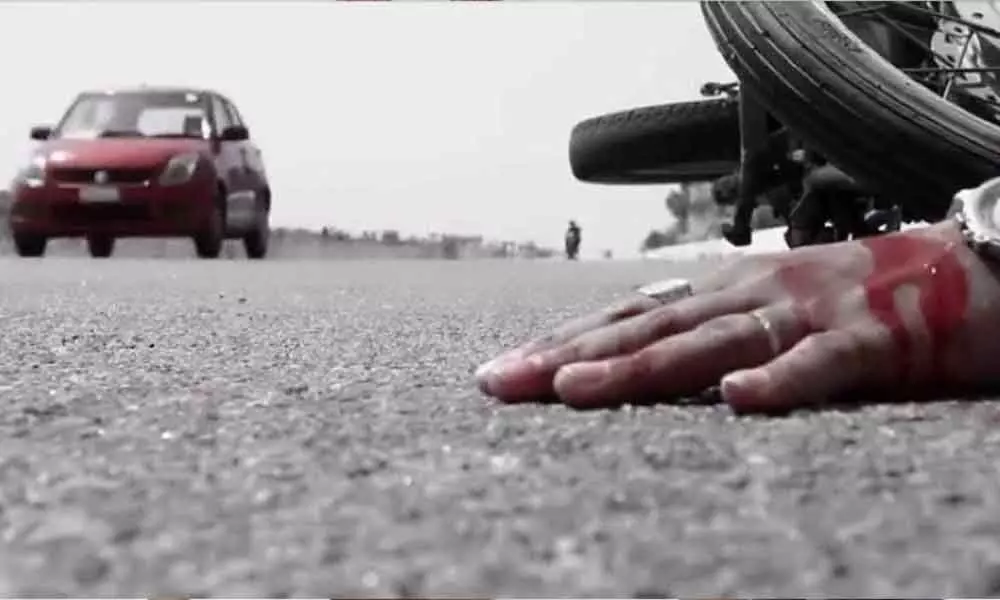 Nalgonda: Youth killed in road accident