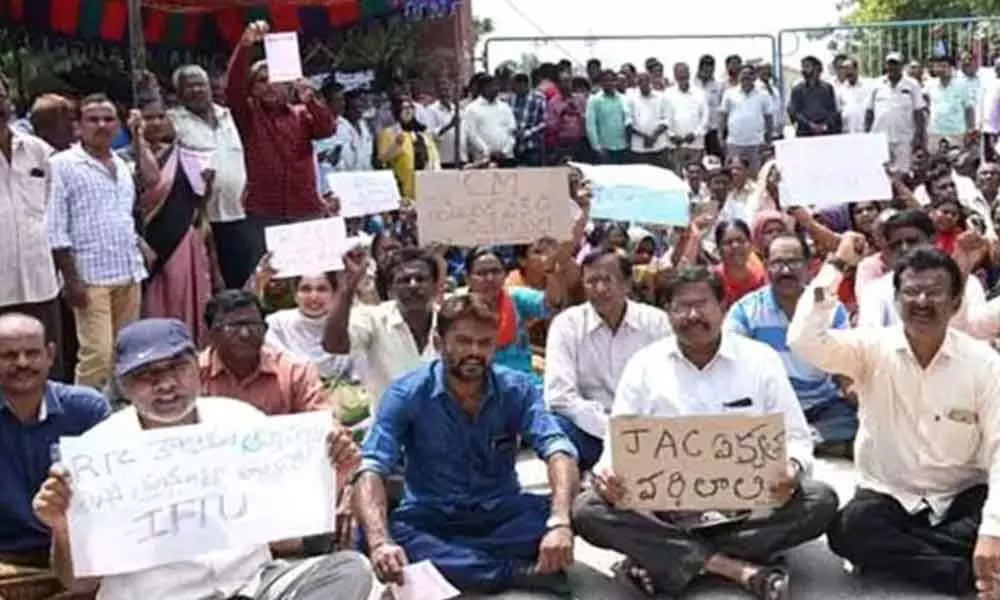 Nagarkurnool: RTC workers intensify stir, confine buses to depots