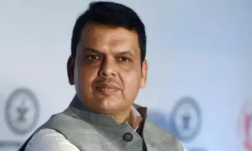 Maharashtra: Devendra Fadnaviss follower performs rituals in Ganesh Mandir for governmment formation