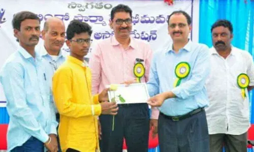 Srikakulam: Aurabindo Pharma gives away scholarships