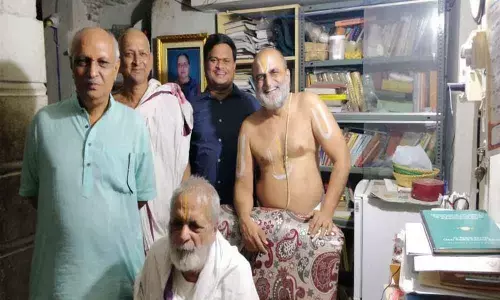 Former AP CS IYR Krishna Rao prays at Chilkur temple